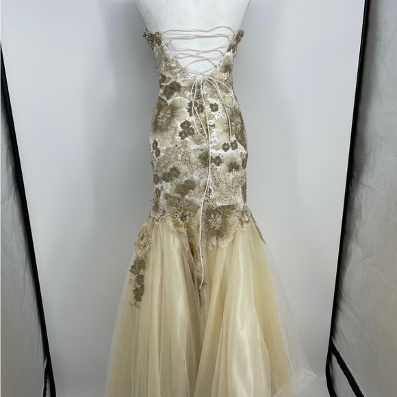 Mac Duggal strapless corset back prom gown - Picture 9 of 16